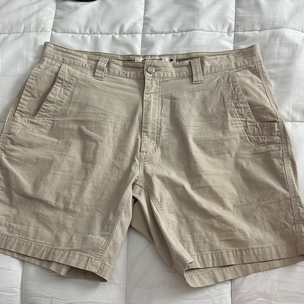 Mountain Khakis Men's Khaki Flat-Front Cotton Shorts